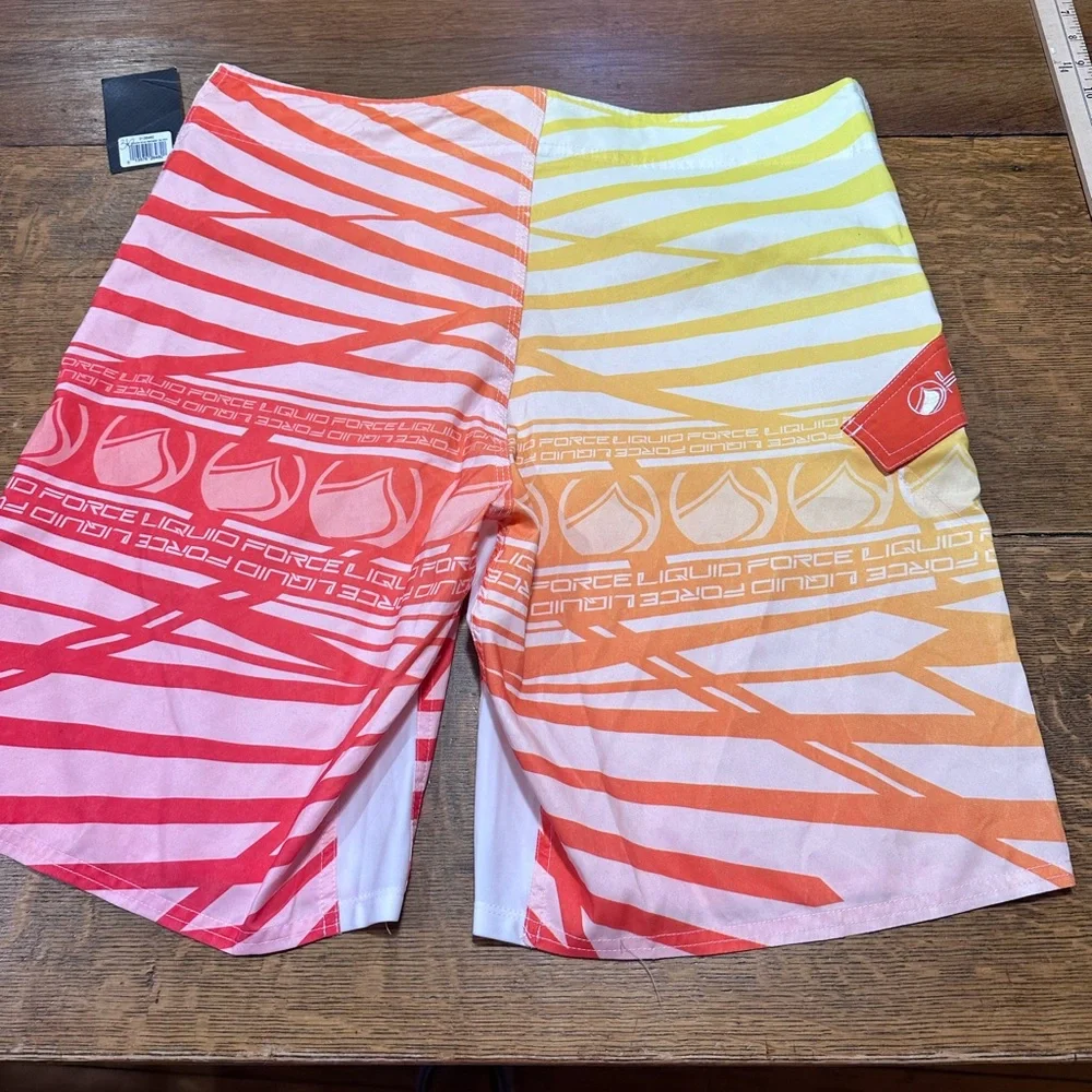 Liquid Force NWT men’s swim trunks‎ sz 36